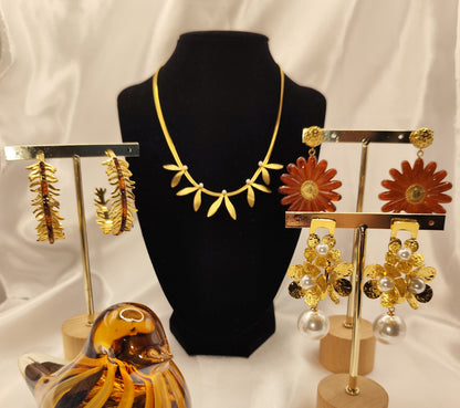 Collier  feuillage Artémis acier inoxydable doré et perle